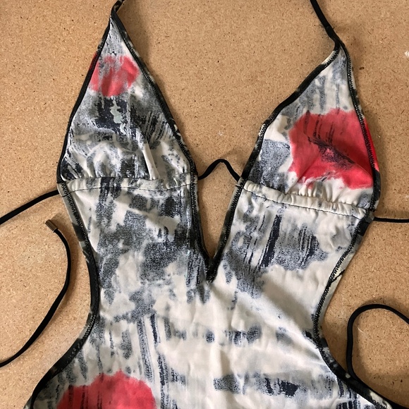 NEW SHAN POPPY CUTOUT SWIMSUIT - Picture 15 of 15